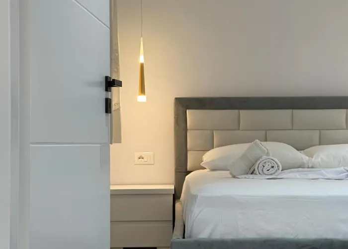 Apartment Oceanfront Outlook Sarandë