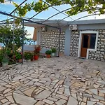 Oceanfront Outlook Апартаменты *