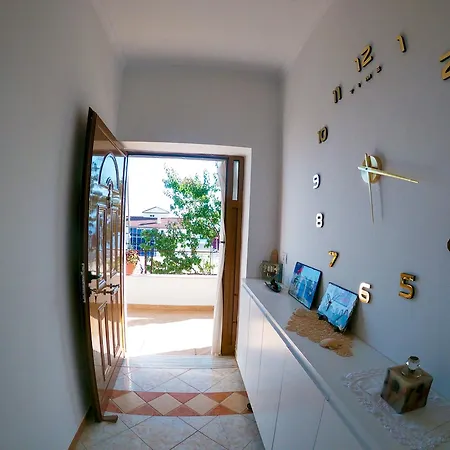 Oceanfront Outlook Apartament *