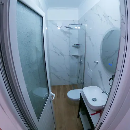 Oceanfront Outlook Apartment Sarande