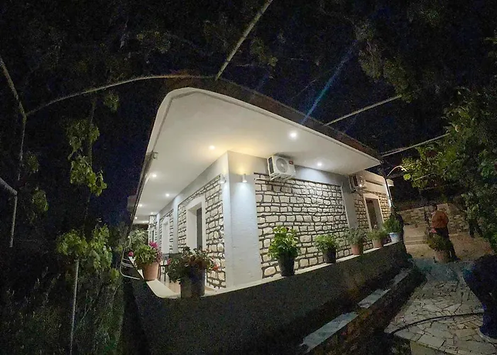 Daire Oceanfront Outlook *